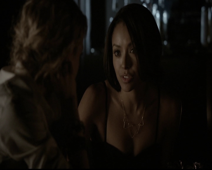 VampireDiariesWorld-dot-org_5x13TotalEclipseOfTheHeart1734.jpg