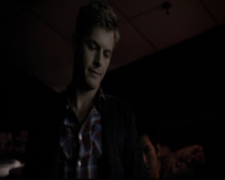 VampireDiariesWorld-dot-org_5x13TotalEclipseOfTheHeart1989.jpg