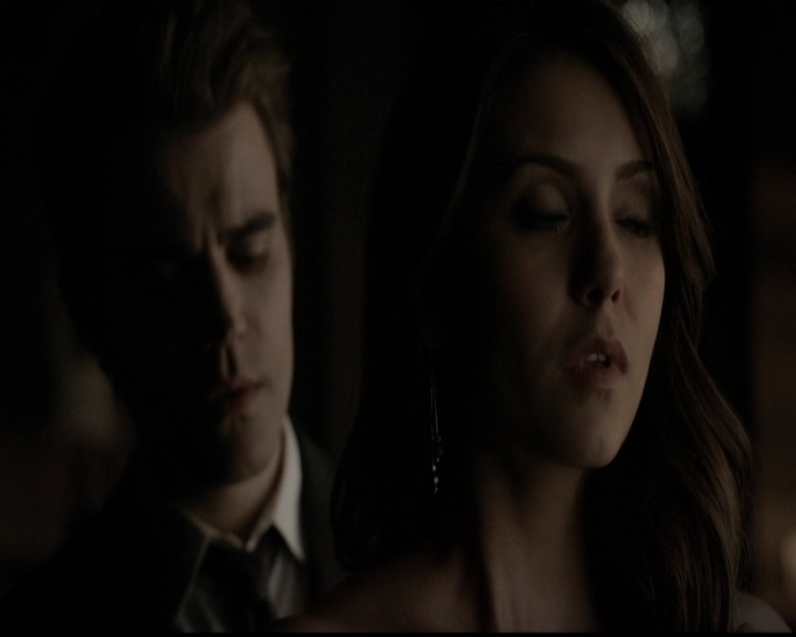 VampireDiariesWorld-dot-org_5x13TotalEclipseOfTheHeart2032.jpg