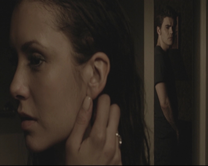 VampireDiariesWorld-dot-org_5x14NoExit-deletedscene2401.jpg