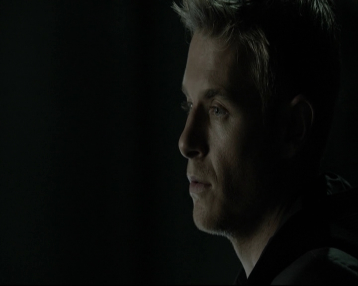 VampireDiariesWorld-dot-org_5x14NoExit-deletedscene2423.jpg