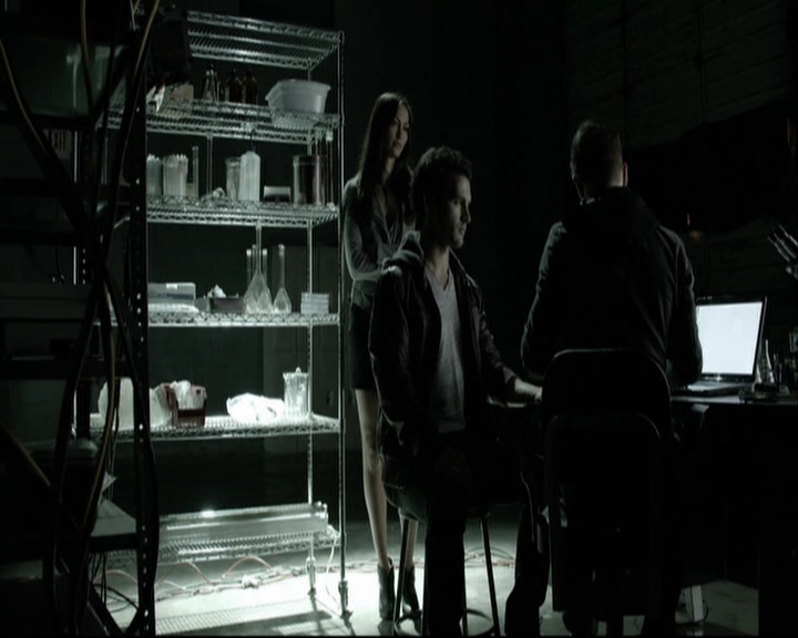 VampireDiariesWorld-dot-org_5x14NoExit-deletedscene2425.jpg