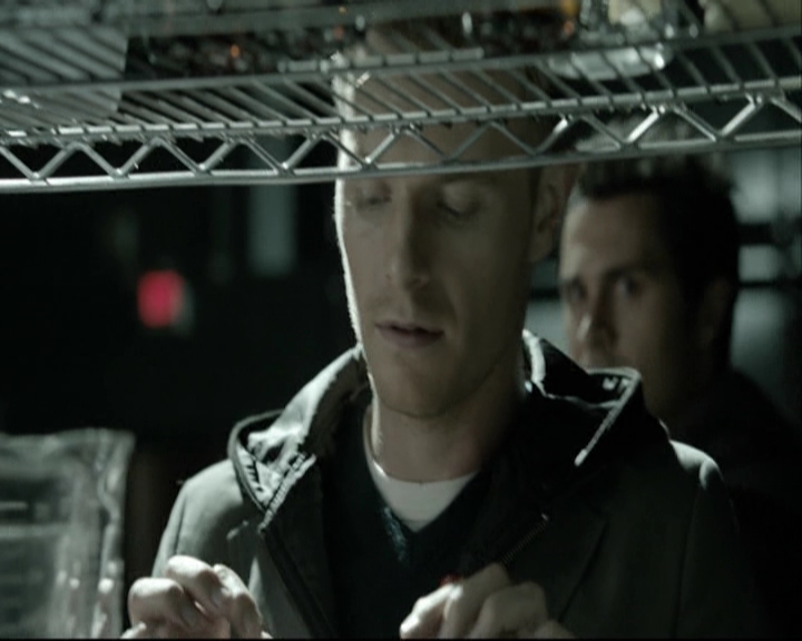 VampireDiariesWorld-dot-org_5x14NoExit-deletedscene2435.jpg