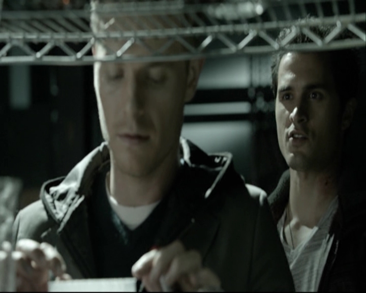 VampireDiariesWorld-dot-org_5x14NoExit-deletedscene2436.jpg