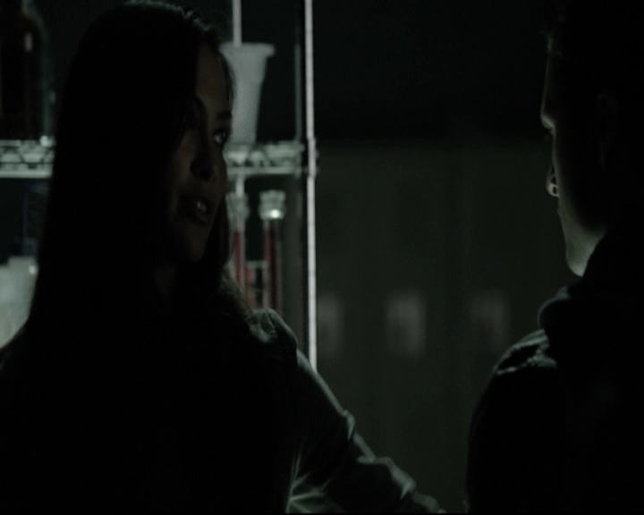 VampireDiariesWorld-dot-org_5x14NoExit-deletedscene2445.jpg