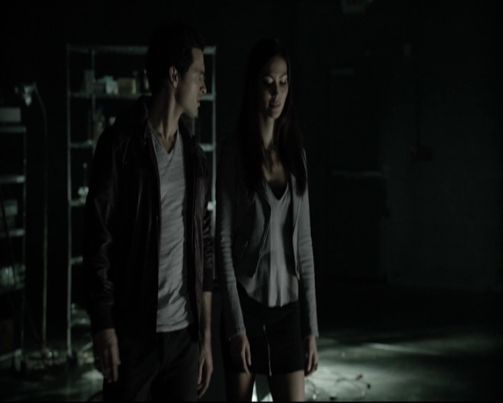 VampireDiariesWorld-dot-org_5x14NoExit-deletedscene2452.jpg