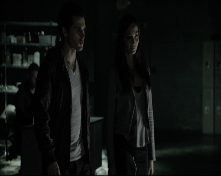 VampireDiariesWorld-dot-org_5x14NoExit-deletedscene2453.jpg