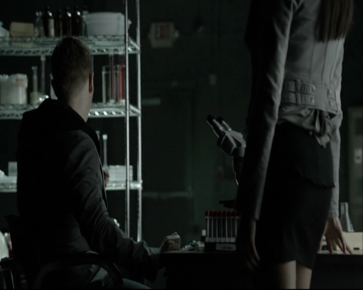 VampireDiariesWorld-dot-org_5x14NoExit-deletedscene2475.jpg