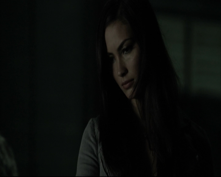 VampireDiariesWorld-dot-org_5x14NoExit-deletedscene2496.jpg