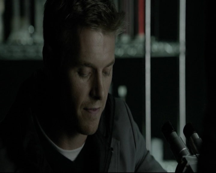 VampireDiariesWorld-dot-org_5x14NoExit-deletedscene2497.jpg
