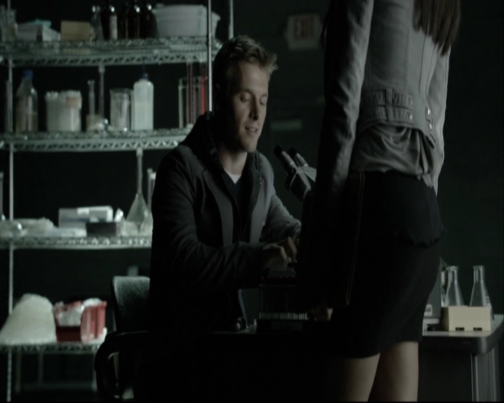 VampireDiariesWorld-dot-org_5x14NoExit-deletedscene2505.jpg