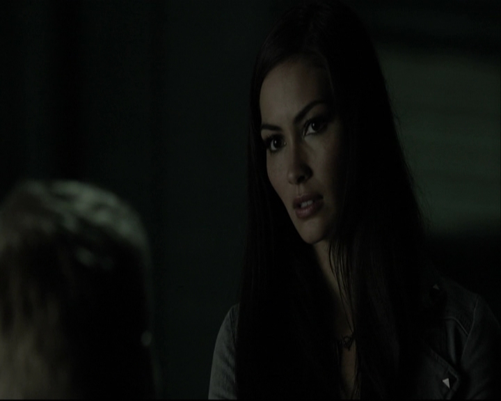 VampireDiariesWorld-dot-org_5x14NoExit-deletedscene2517.jpg