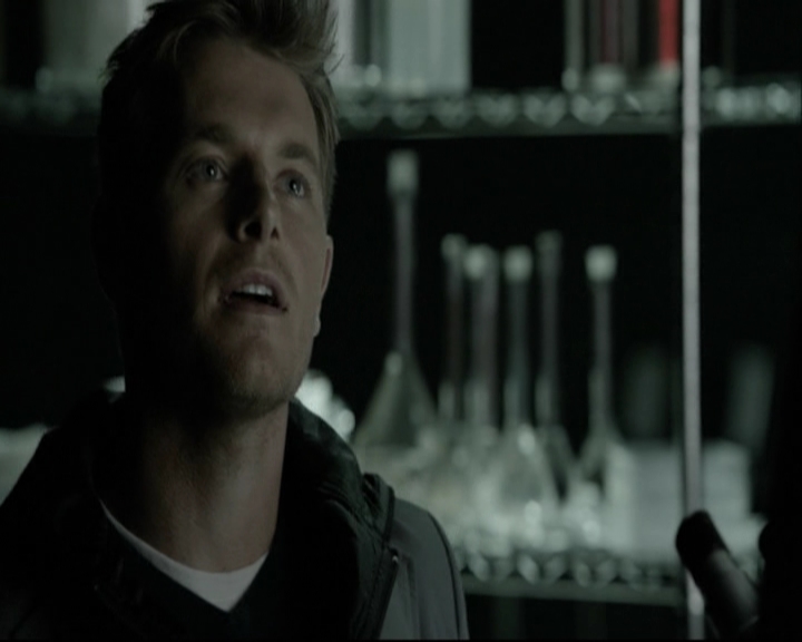 VampireDiariesWorld-dot-org_5x14NoExit-deletedscene2519.jpg