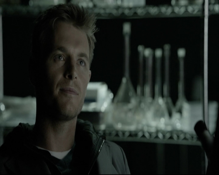 VampireDiariesWorld-dot-org_5x14NoExit-deletedscene2520.jpg