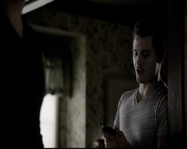 VampireDiariesWorld-dot-org_5x14NoExit0513.jpg