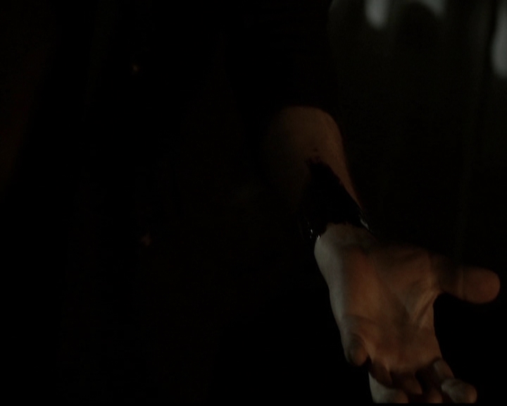 VampireDiariesWorld-dot-org_5x14NoExit1907.jpg