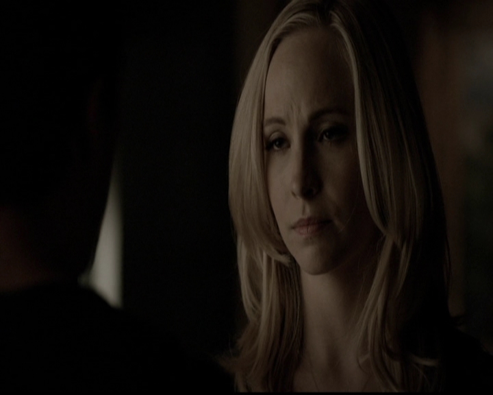 VampireDiariesWorld-dot-org_5x14NoExit1992.jpg