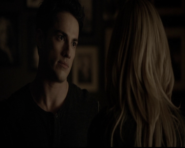 VampireDiariesWorld-dot-org_5x14NoExit1994.jpg