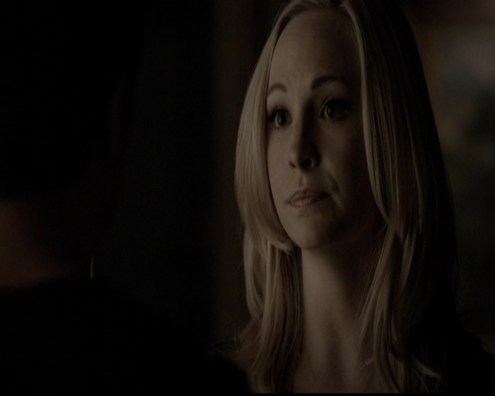 VampireDiariesWorld-dot-org_5x14NoExit1999.jpg