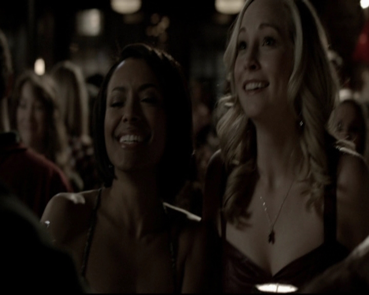 VampireDiariesWorld-dot-org_5x16WhileYouWereSleeping0045.jpg