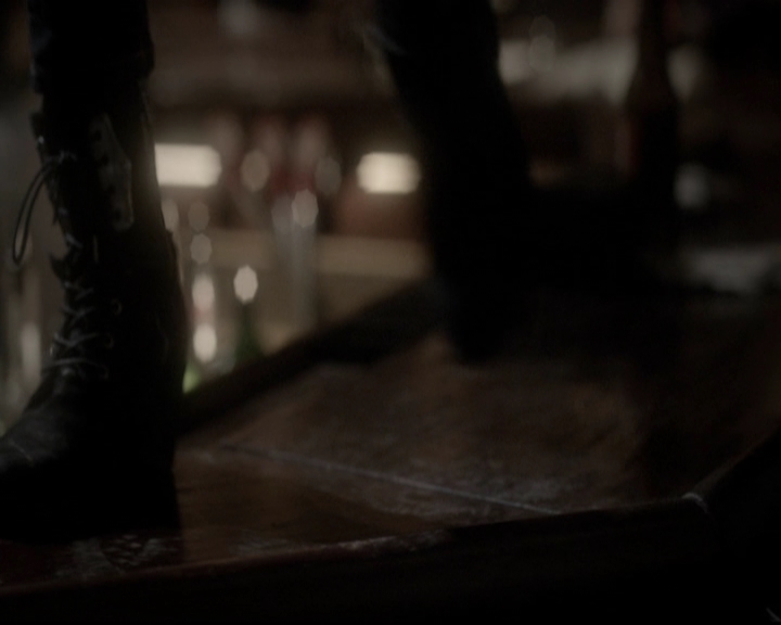 VampireDiariesWorld-dot-org_5x16WhileYouWereSleeping0047.jpg