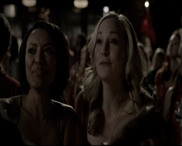 VampireDiariesWorld-dot-org_5x16WhileYouWereSleeping0051.jpg