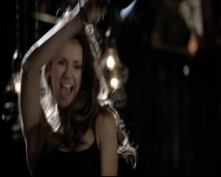 VampireDiariesWorld-dot-org_5x16WhileYouWereSleeping0060.jpg