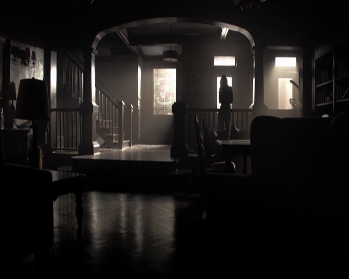 VampireDiariesWorld-dot-org_5x16WhileYouWereSleeping0145.jpg