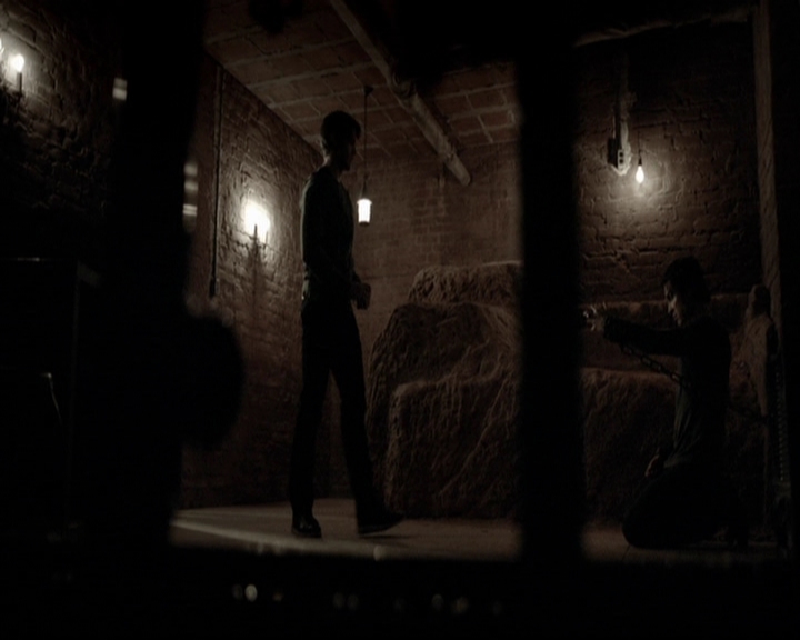 VampireDiariesWorld-dot-org_5x16WhileYouWereSleeping0254.jpg
