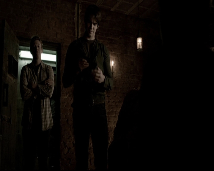 VampireDiariesWorld-dot-org_5x16WhileYouWereSleeping0301.jpg