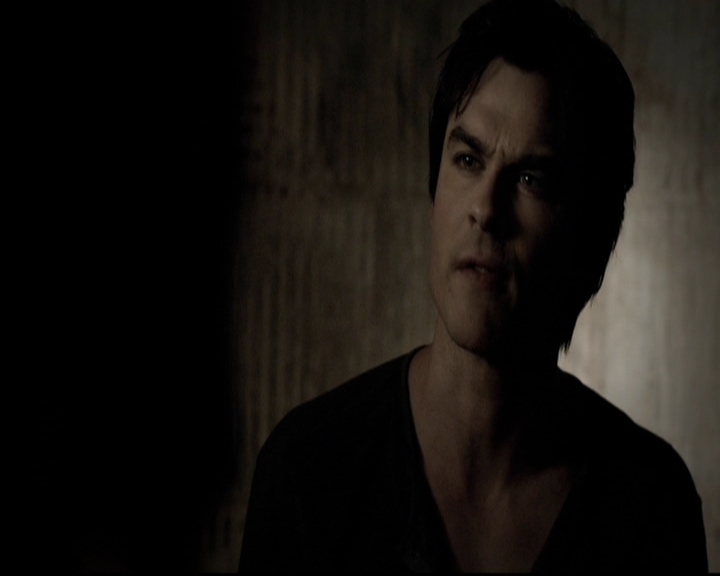VampireDiariesWorld-dot-org_5x16WhileYouWereSleeping0302.jpg
