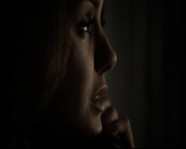 VampireDiariesWorld-dot-org_5x16WhileYouWereSleeping0400.jpg