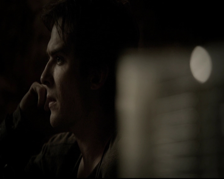 VampireDiariesWorld-dot-org_5x16WhileYouWereSleeping0547.jpg