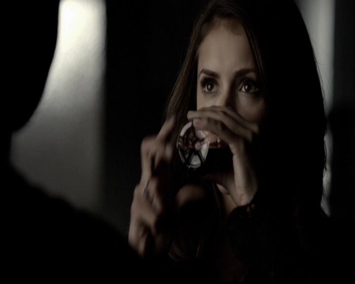 VampireDiariesWorld-dot-org_5x16WhileYouWereSleeping0577.jpg