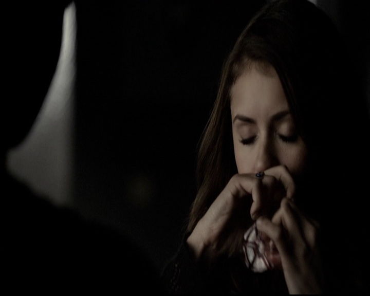 VampireDiariesWorld-dot-org_5x16WhileYouWereSleeping0581.jpg