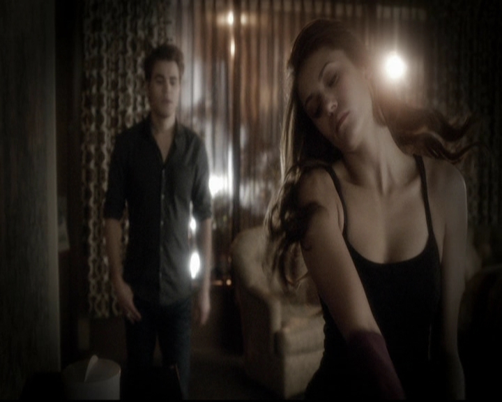 VampireDiariesWorld-dot-org_5x16WhileYouWereSleeping0919.jpg