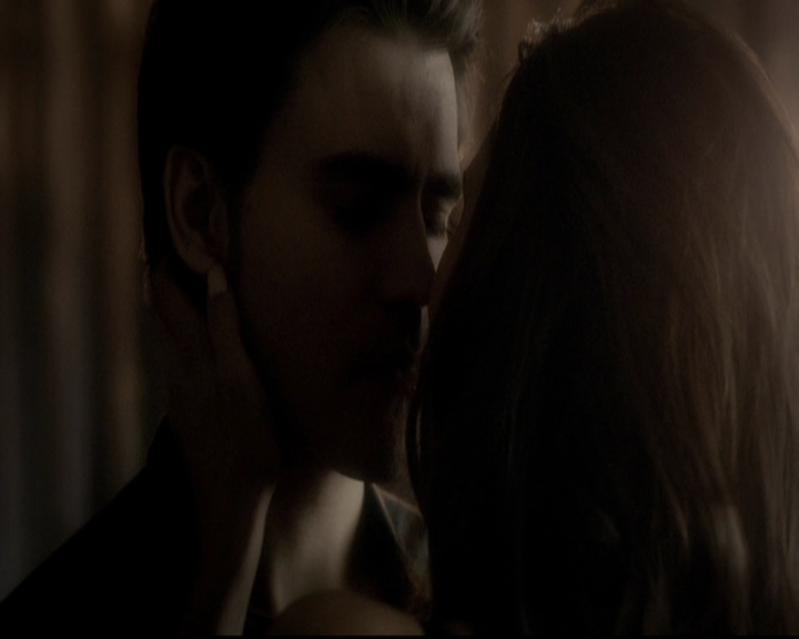 VampireDiariesWorld-dot-org_5x16WhileYouWereSleeping0949.jpg