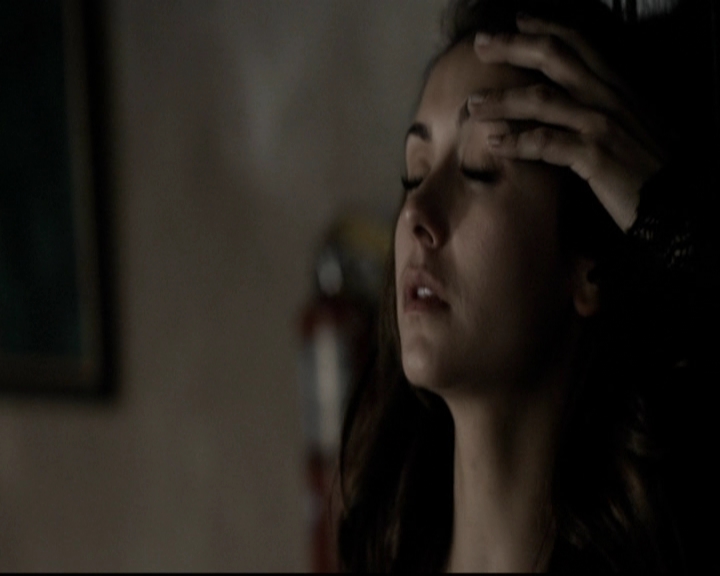 VampireDiariesWorld-dot-org_5x16WhileYouWereSleeping1325.jpg