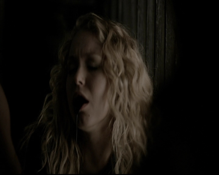 VampireDiariesWorld-dot-org_5x16WhileYouWereSleeping1784.jpg