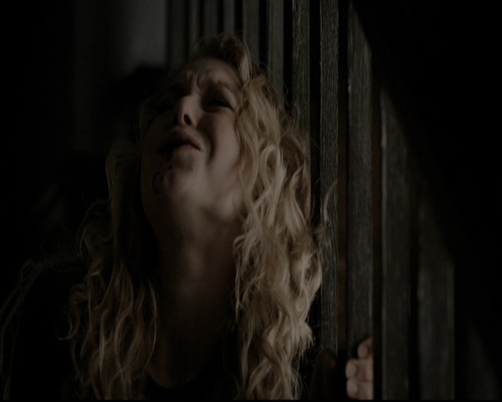 VampireDiariesWorld-dot-org_5x16WhileYouWereSleeping1793.jpg