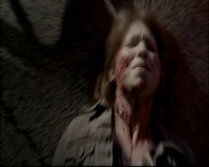 VampireDiariesWorld-dot-org_5x16WhileYouWereSleeping1819.jpg