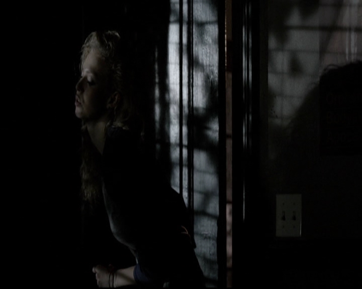 VampireDiariesWorld-dot-org_5x16WhileYouWereSleeping2155.jpg