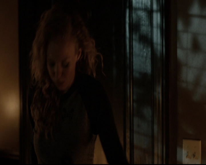 VampireDiariesWorld-dot-org_5x16WhileYouWereSleeping2158.jpg
