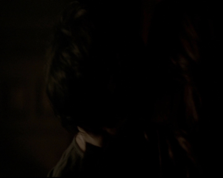 VampireDiariesWorld-dot-org_5x16WhileYouWereSleeping2298.jpg