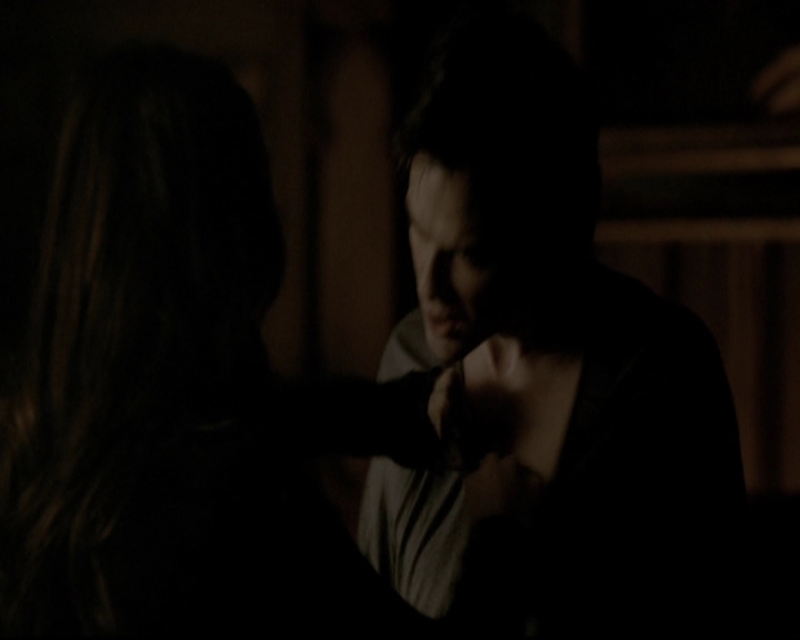 VampireDiariesWorld-dot-org_5x16WhileYouWereSleeping2299.jpg