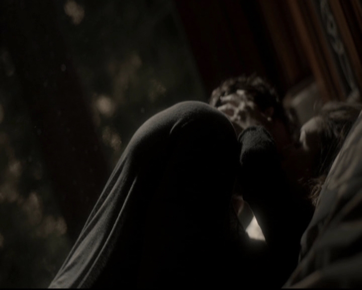 VampireDiariesWorld-dot-org_5x16WhileYouWereSleeping2302.jpg