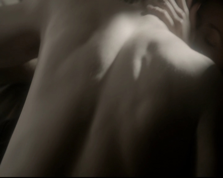 VampireDiariesWorld-dot-org_5x16WhileYouWereSleeping2308.jpg