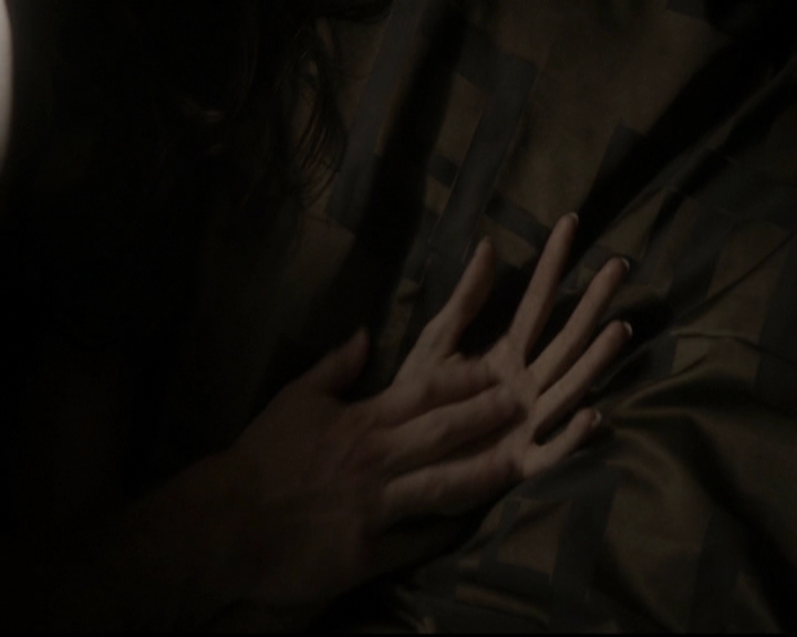 VampireDiariesWorld-dot-org_5x16WhileYouWereSleeping2318.jpg