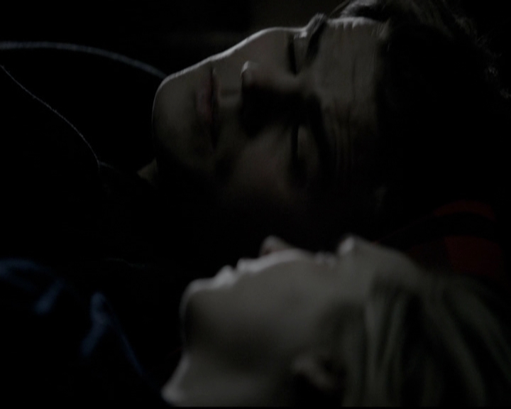 VampireDiariesWorld-dot-org_5x17RescueMe1942.jpg