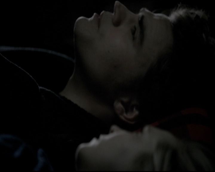 VampireDiariesWorld-dot-org_5x17RescueMe1943.jpg